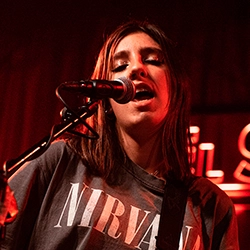Marina García-Zarandieta profesora de guitarra en RockInMad